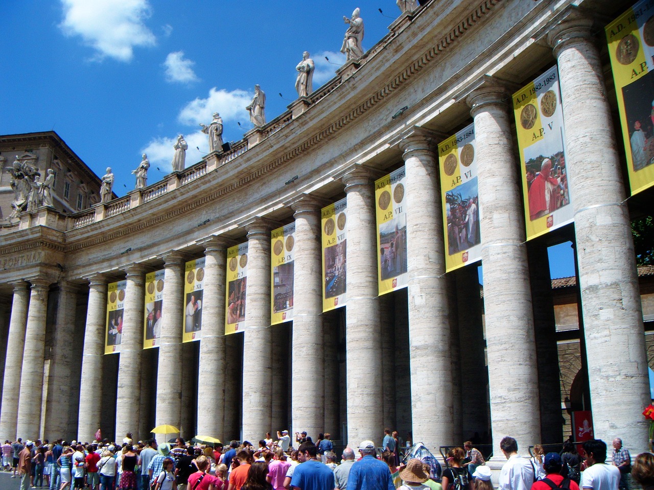columns the vatican fragment free photo