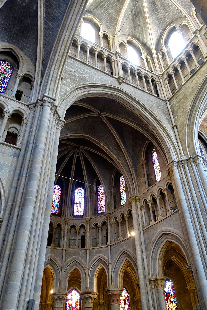 columns  church  cathedral free photo