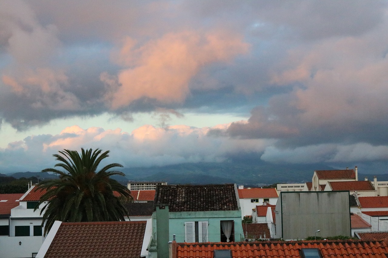 comanche ponta delgada cloud free photo