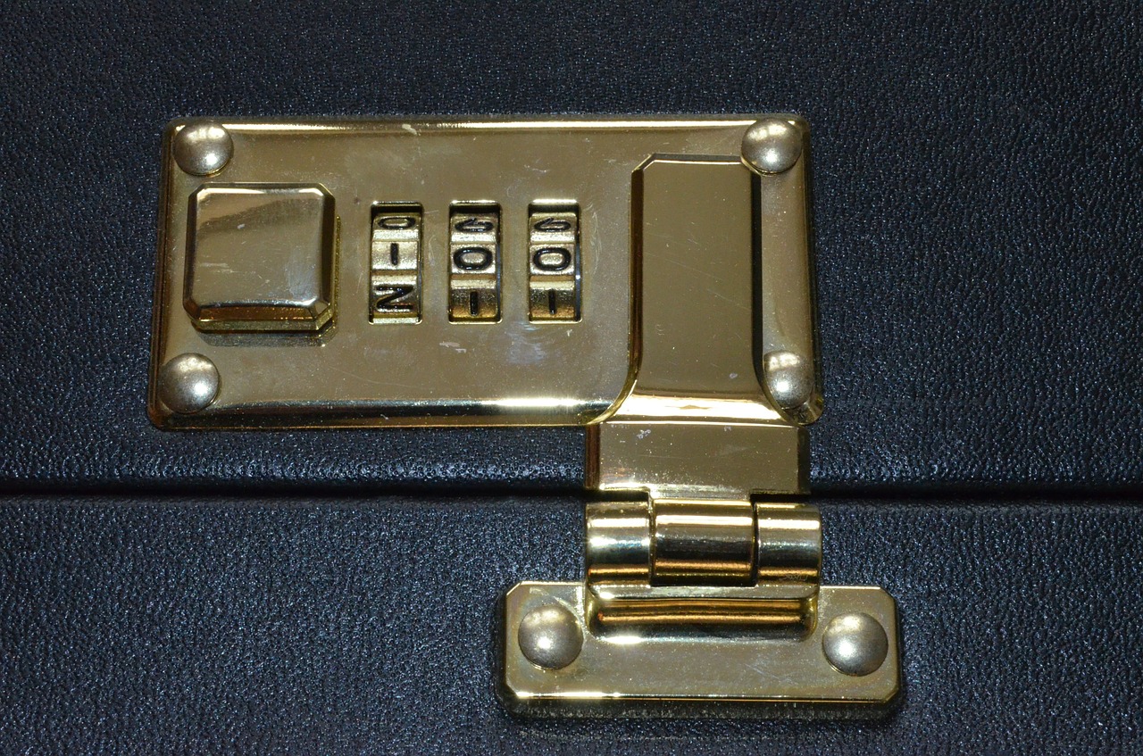 combination lock luggage snap lock free photo