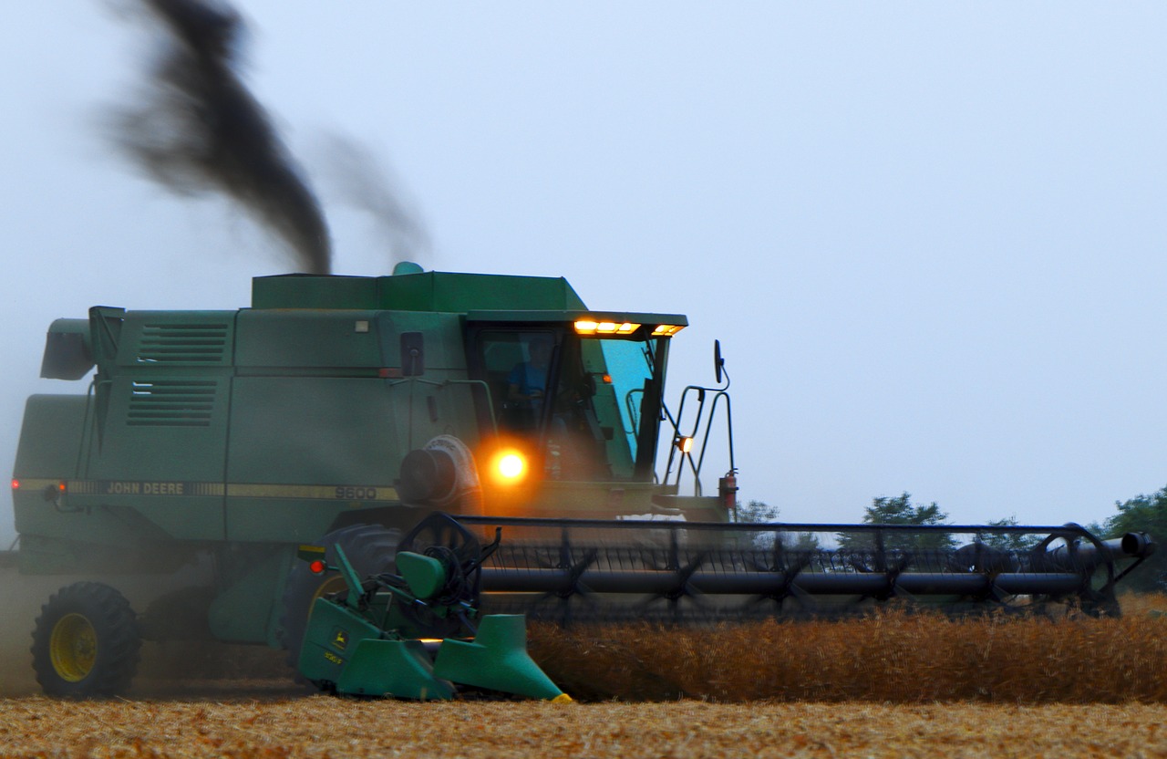 combine  harvest  north dakota free photo