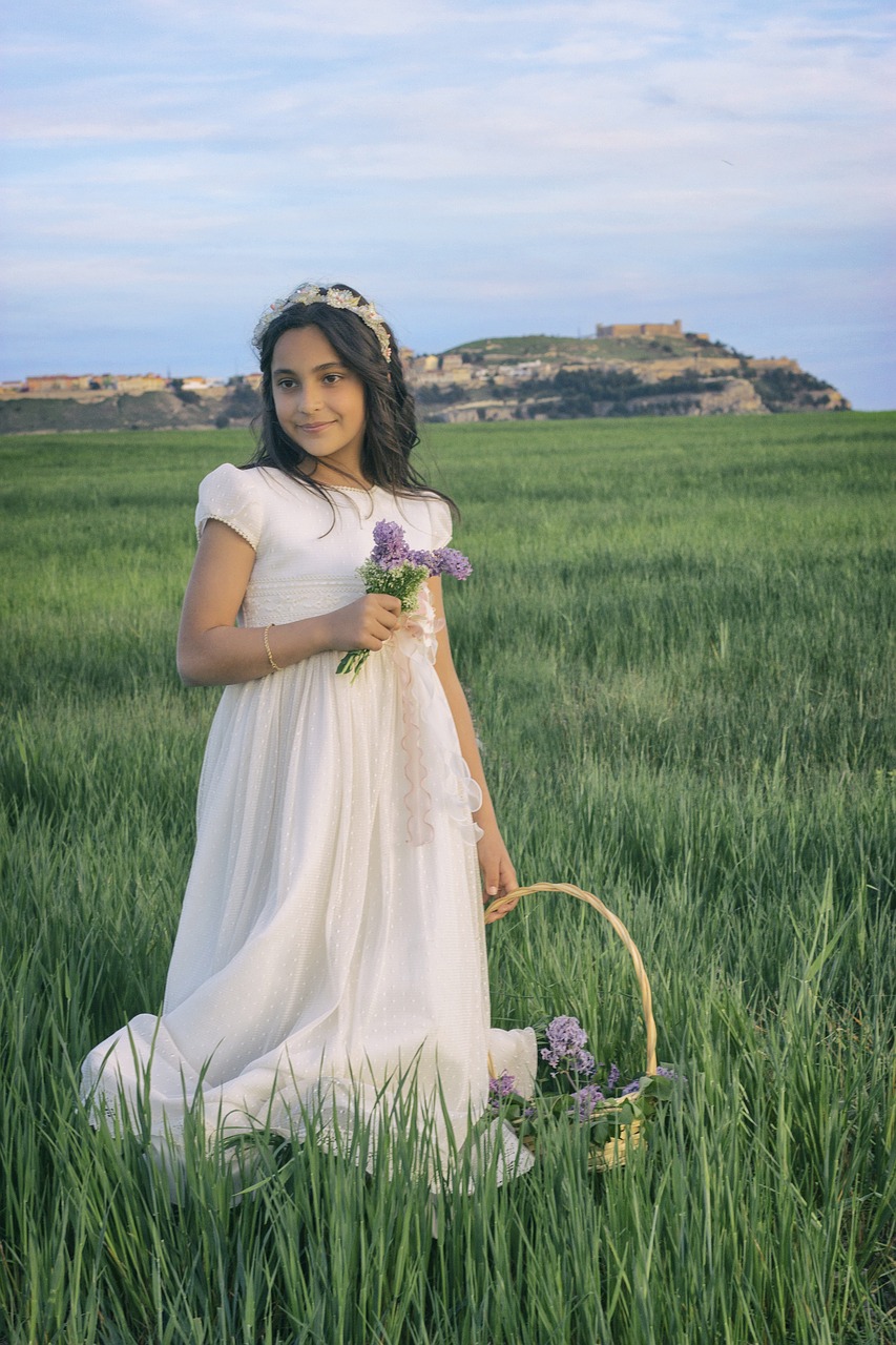 communion  girl  castle free photo