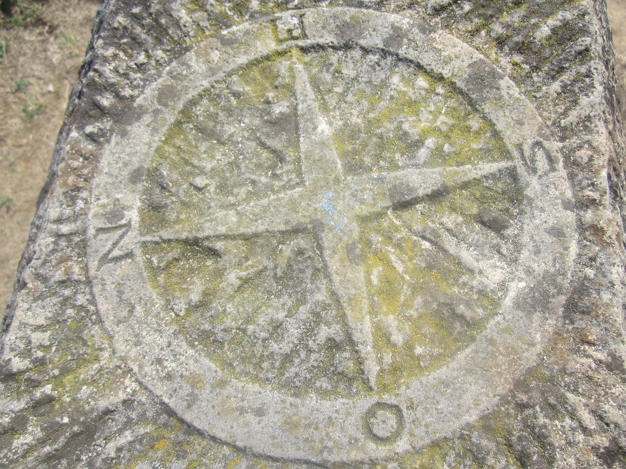 compass rose ribadesella stone free photo