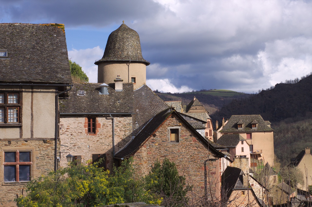 conques  medieval  village free photo