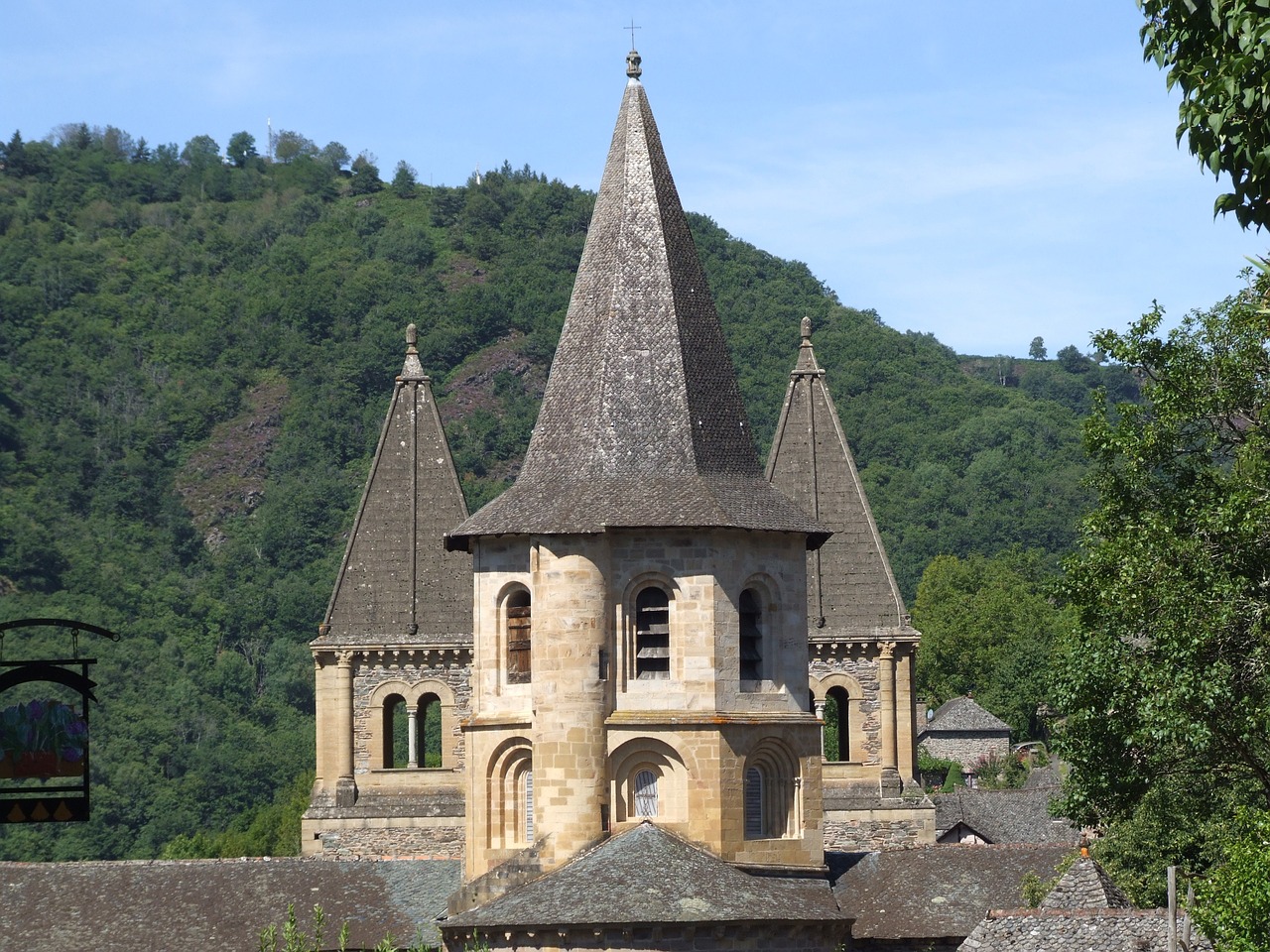 conques aveyron abbey free photo