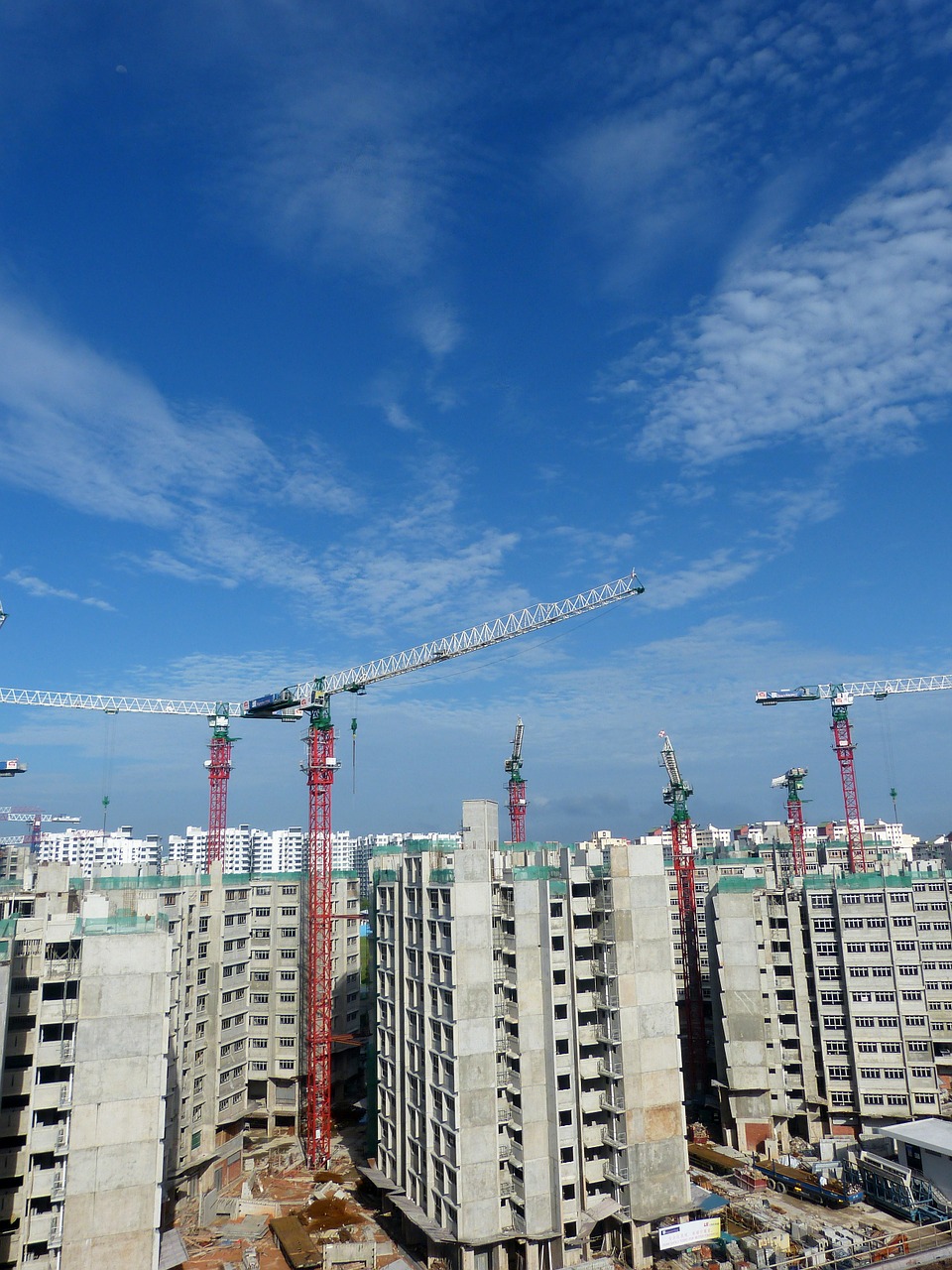 construction site cranes free photo