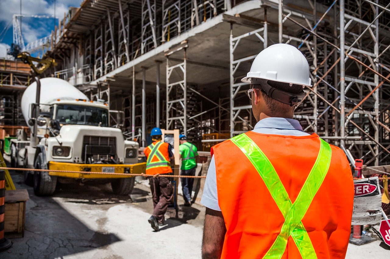 construction worker safety free photo