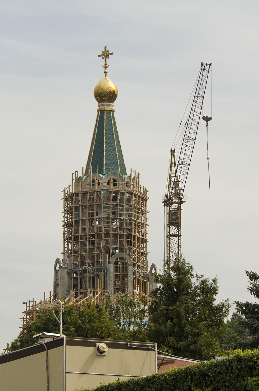 construction temple crane hoisting free photo