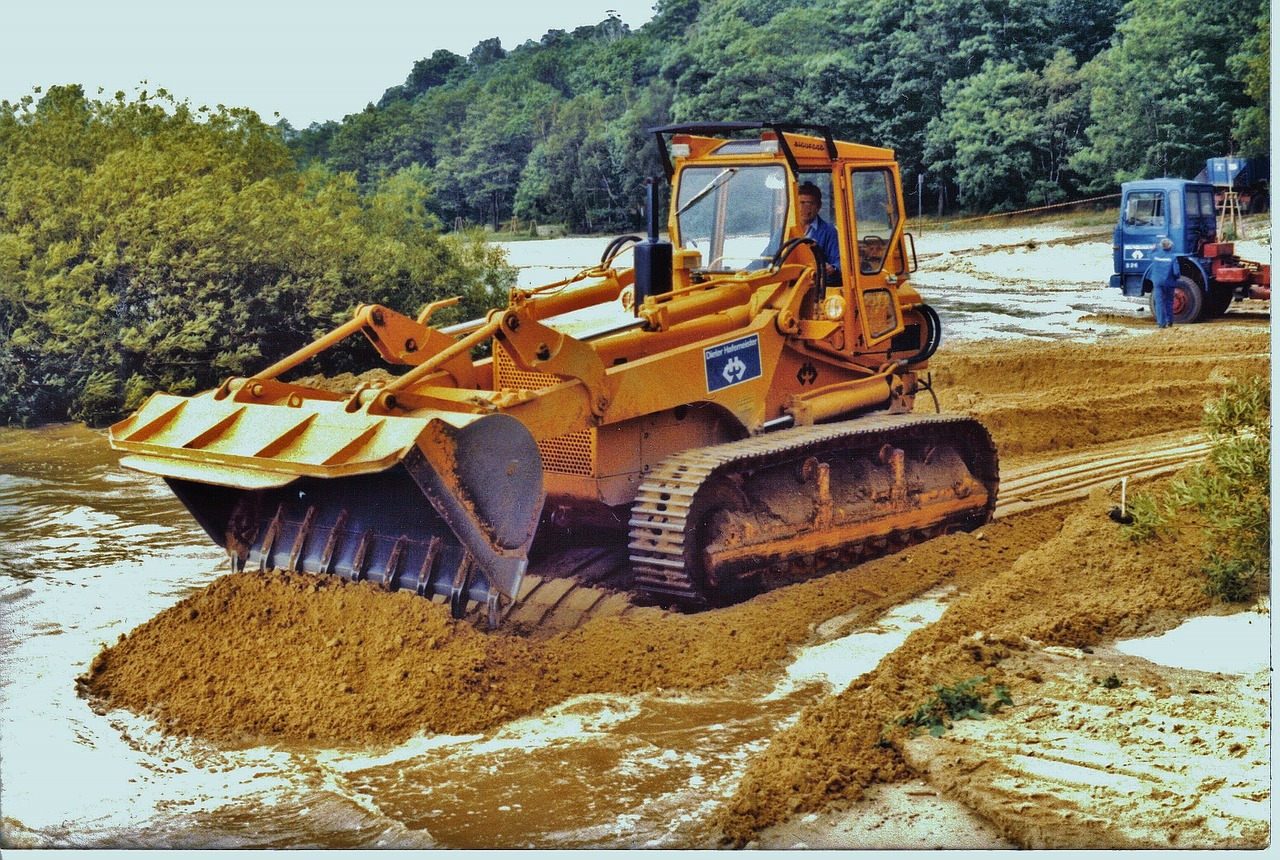 construction machine shovel tracked vehicle free photo