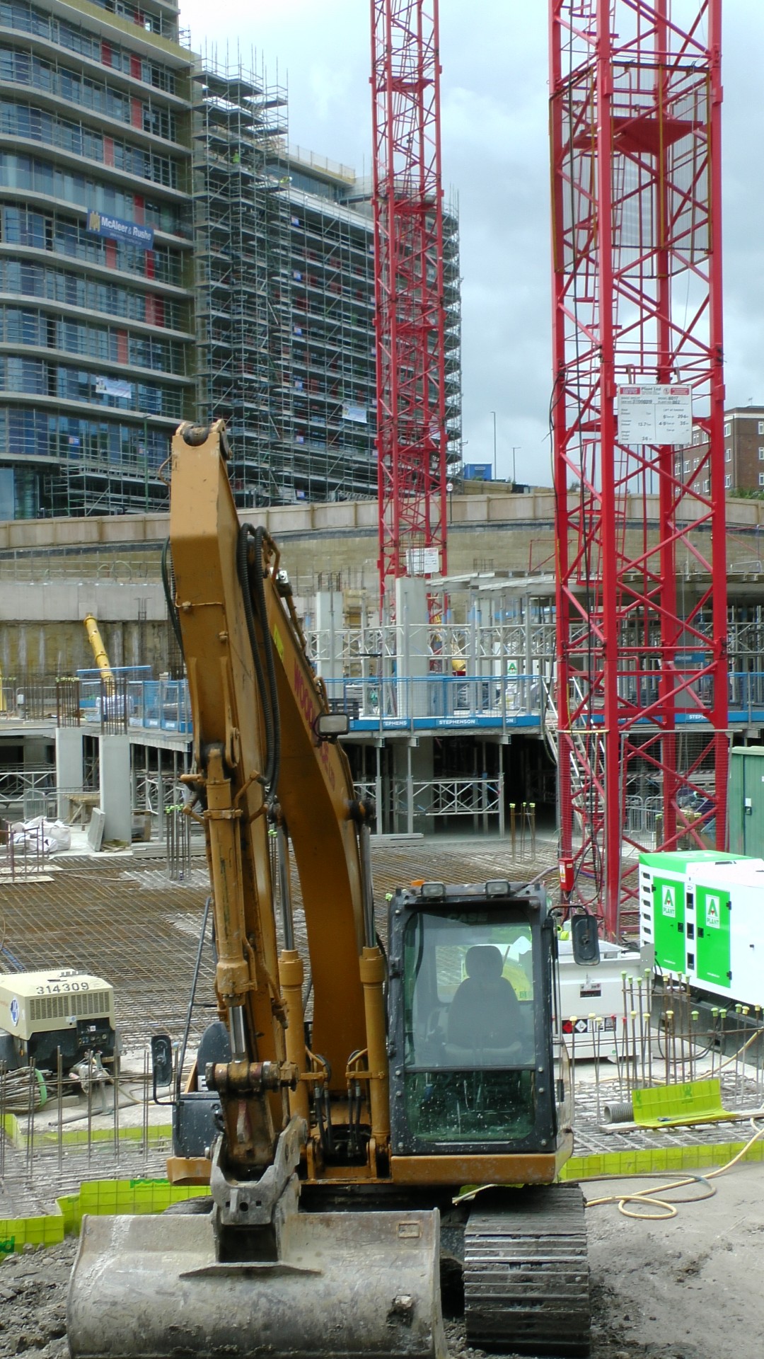 construction building site crane construction site digger excavator digger free photo