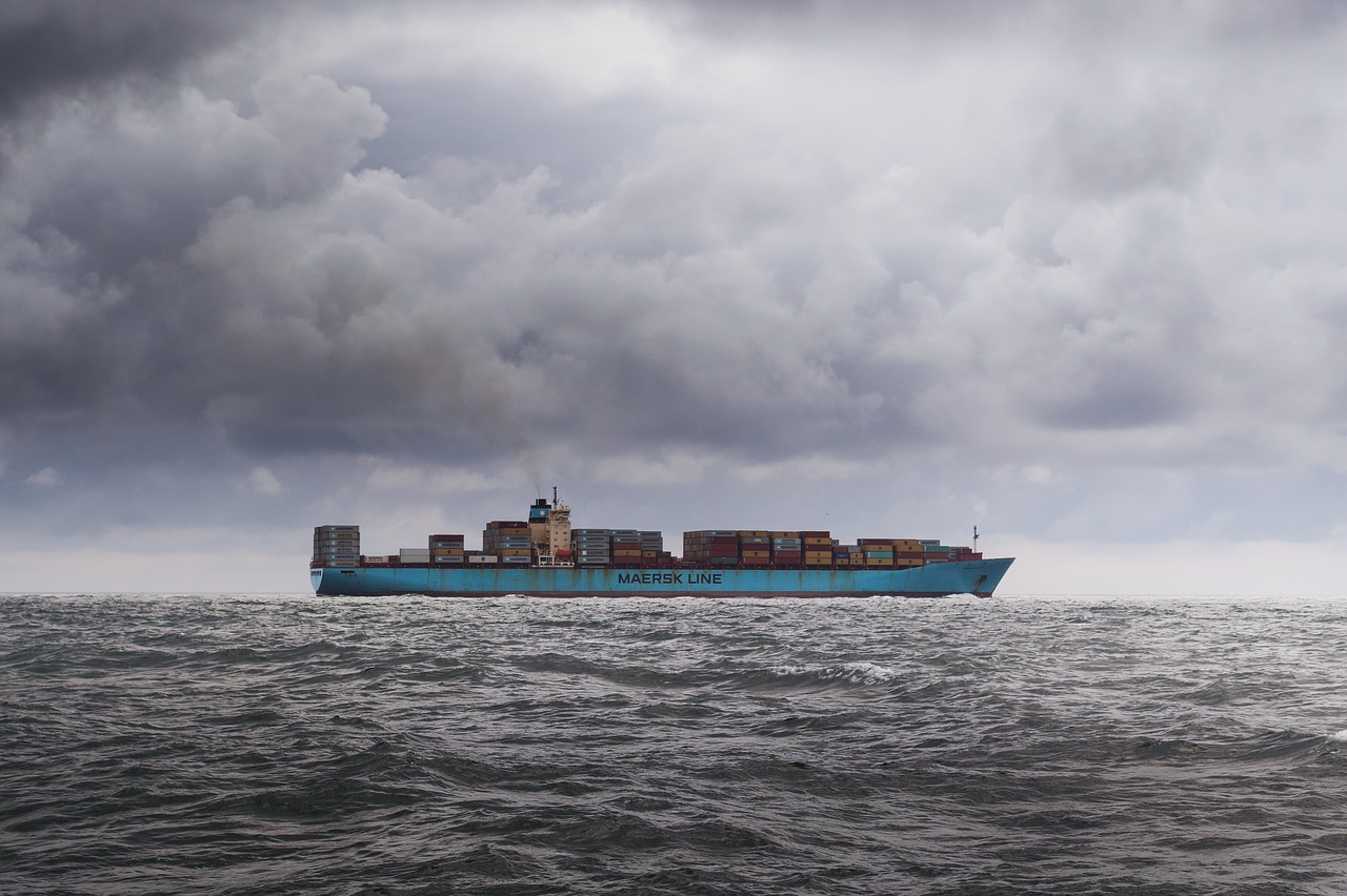 container ship sky free photo