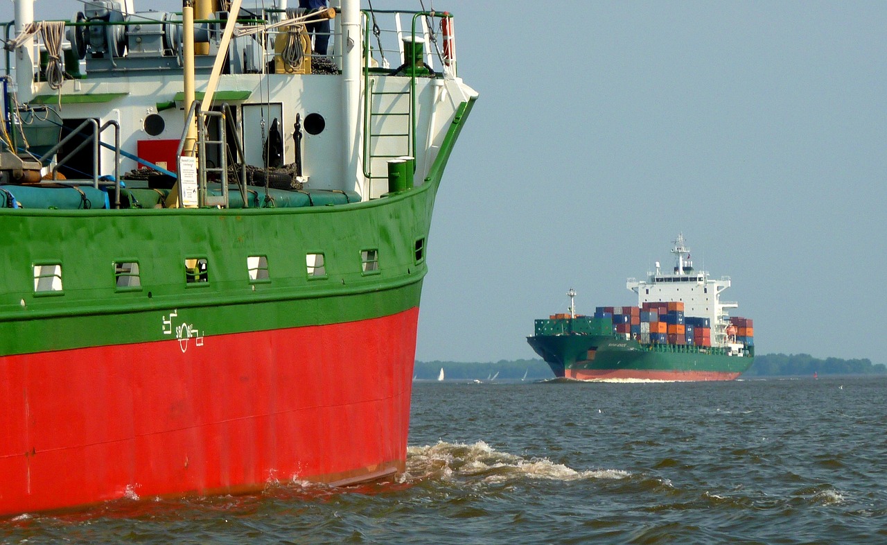 container seafaring elbe free photo