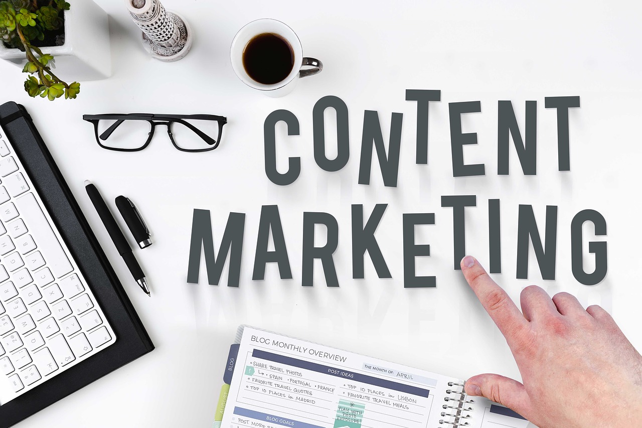 content marketing  writers  content writers free photo