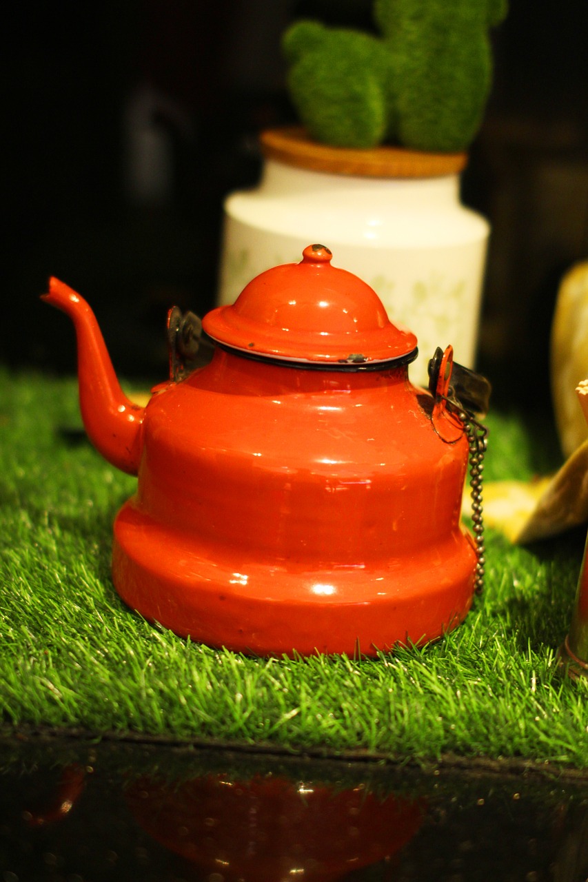 continental tin teapot free photo