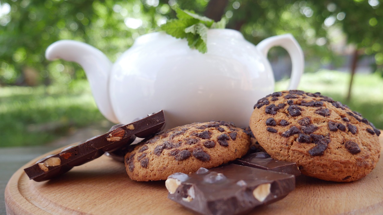 cookies  chocolate  tea free photo
