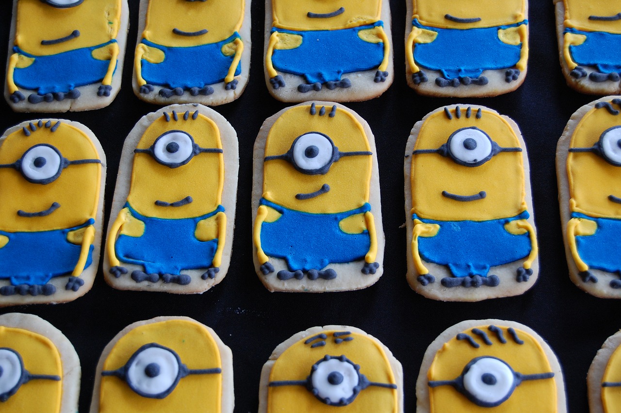 cookies  minions  pastry free photo