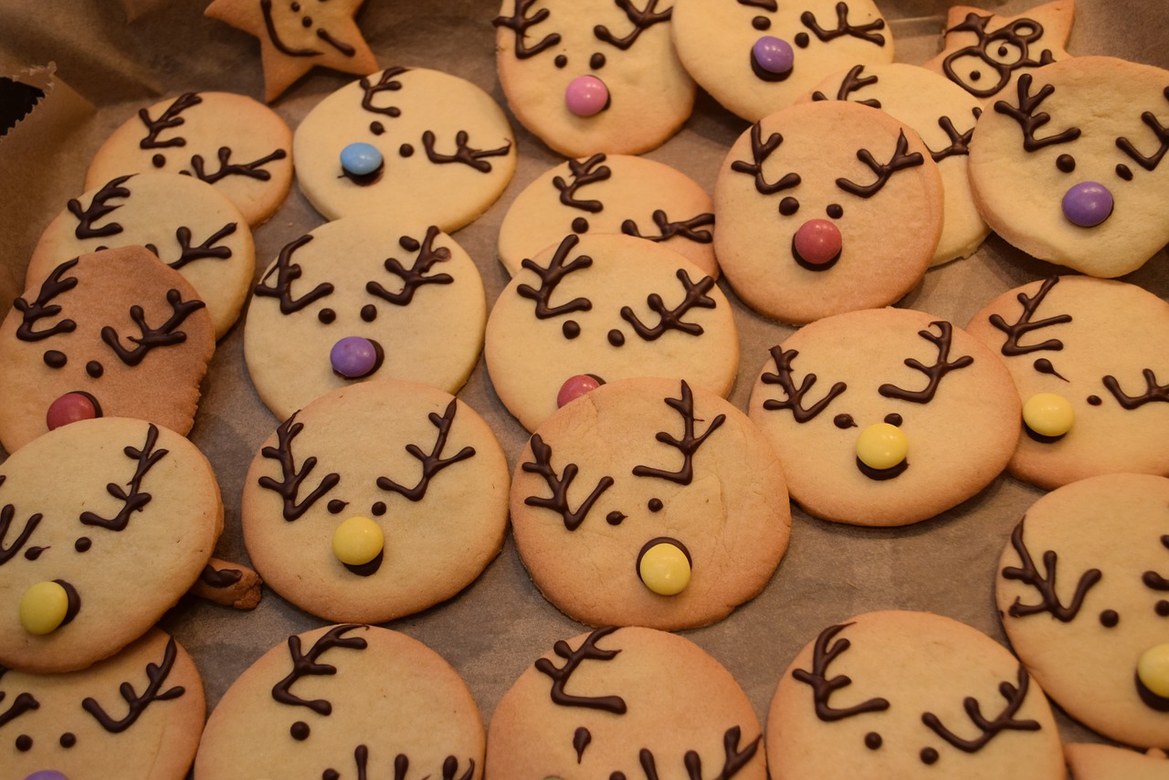 cookies  holidays  decorating free photo