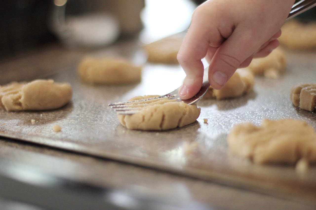 cookies baking kids free photo