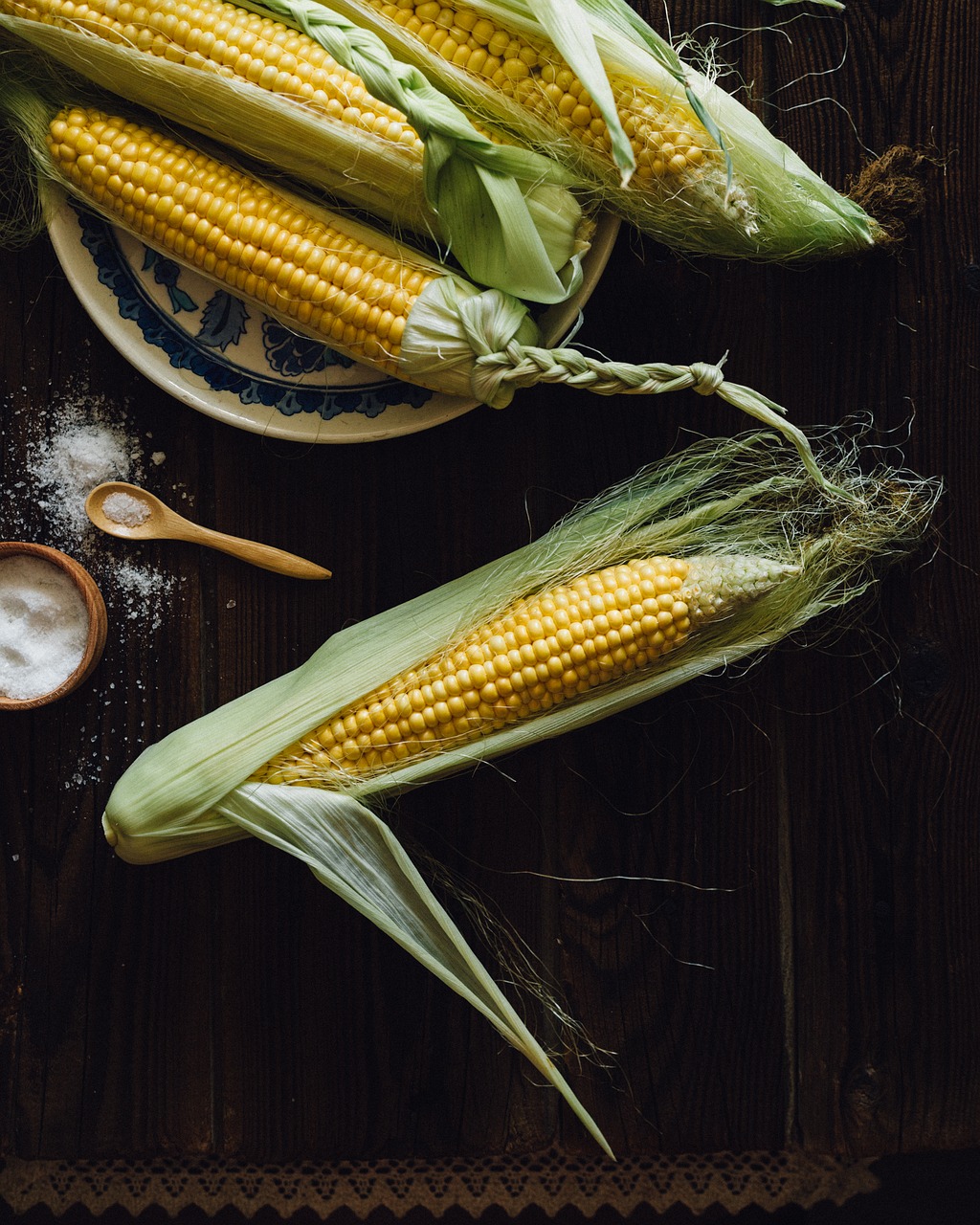 corn cobs the ear free photo