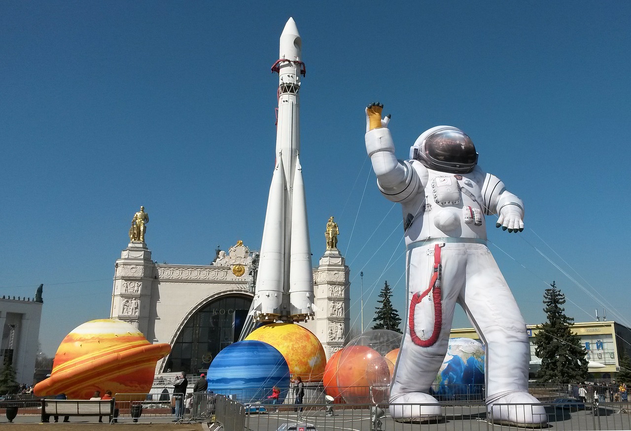 cosmonaut  gagarin  moscow free photo