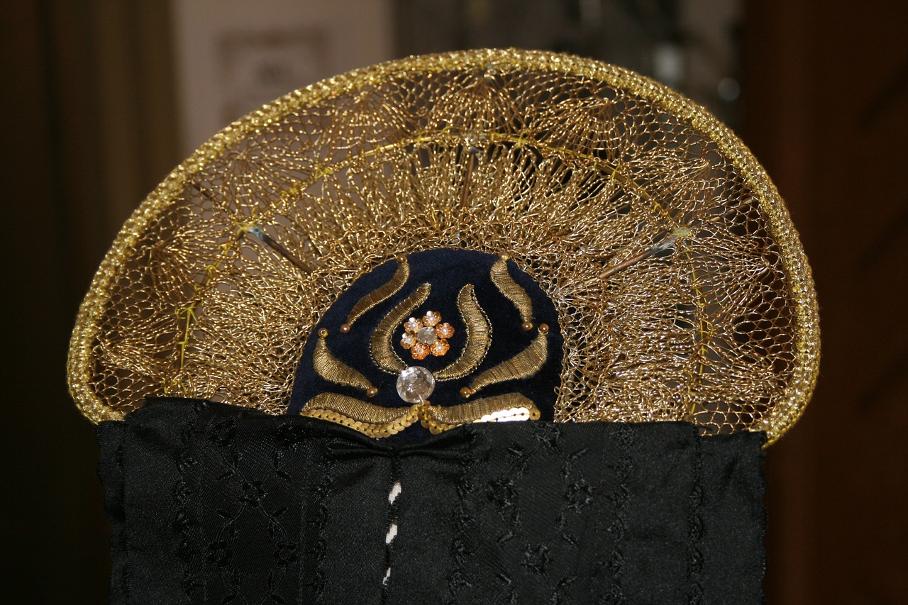 costume hood radhaube dome gold free photo