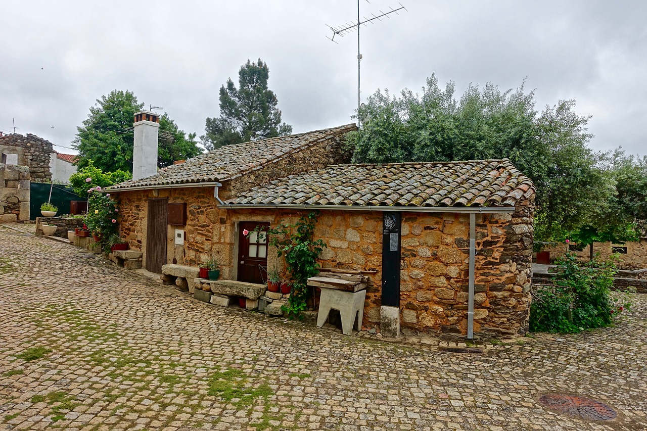 cottage stone traditional free photo