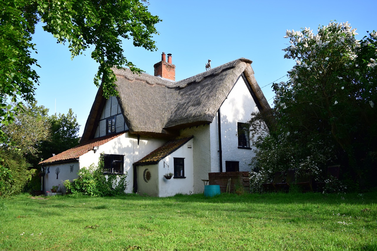 cottage thatched house free photo