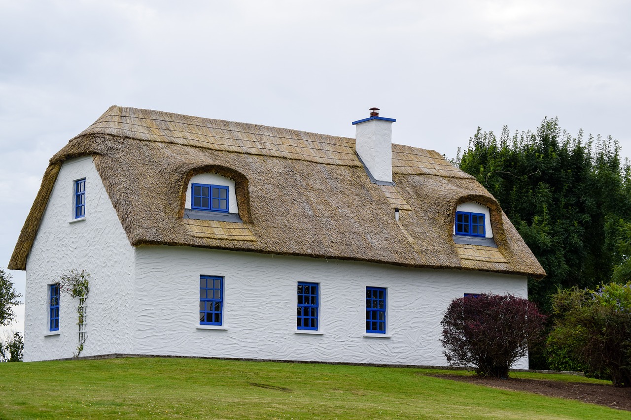 cottage thatched roof ireland free photo