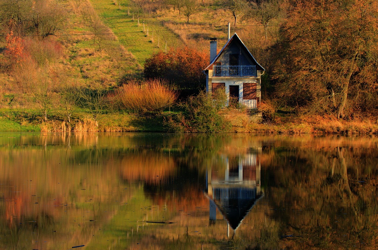 cottage lake mirror free photo