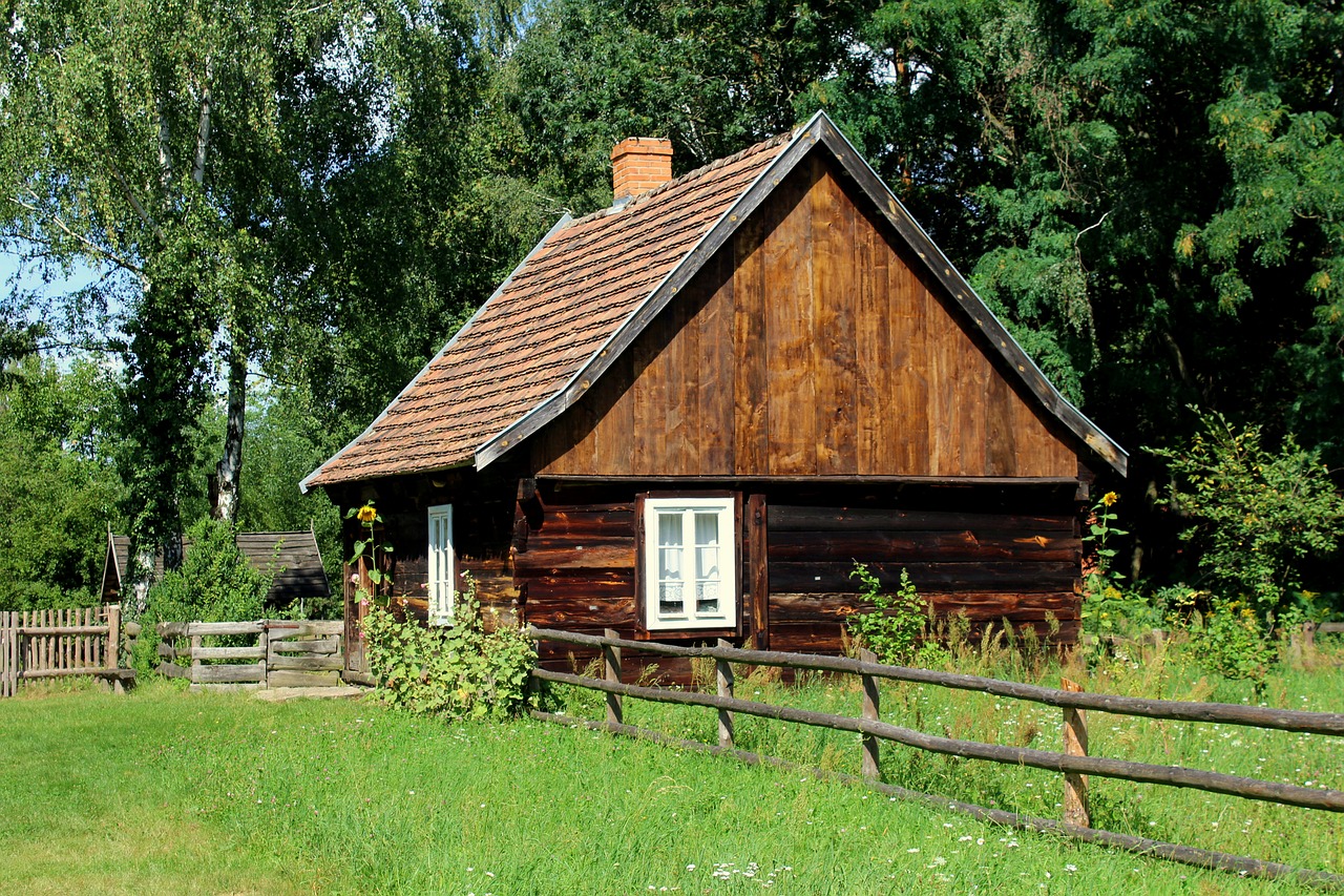 cottage  house  building free photo