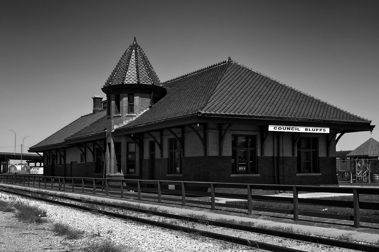 council bluffs iowa train station free photo