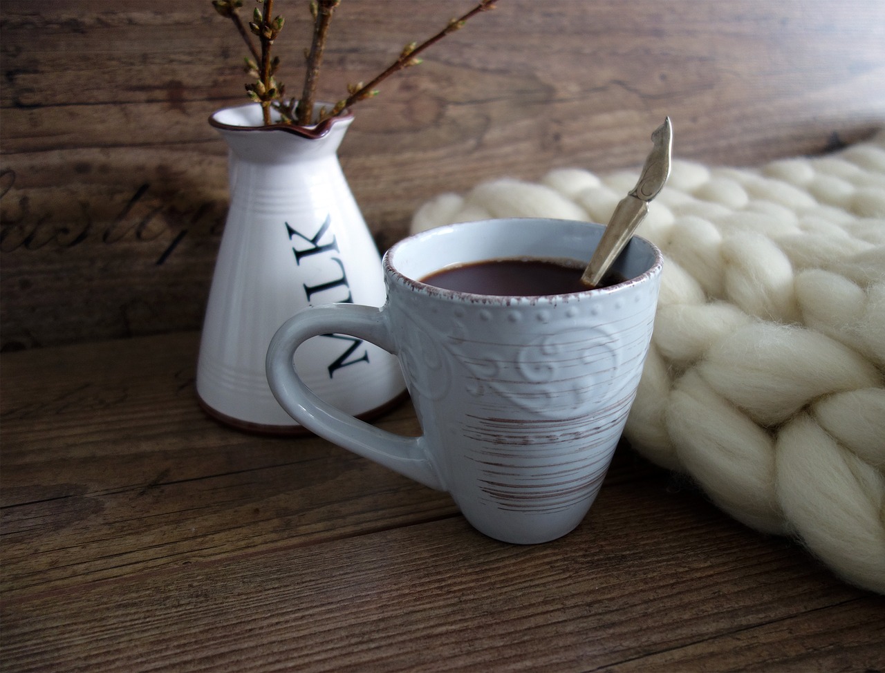 country house style hot chocolate free photo