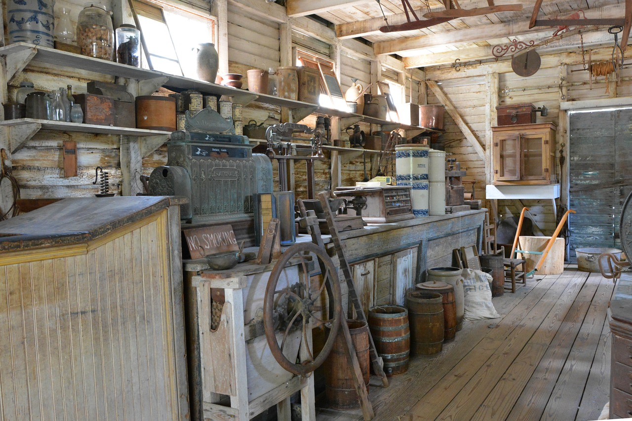 country store antiques store free photo