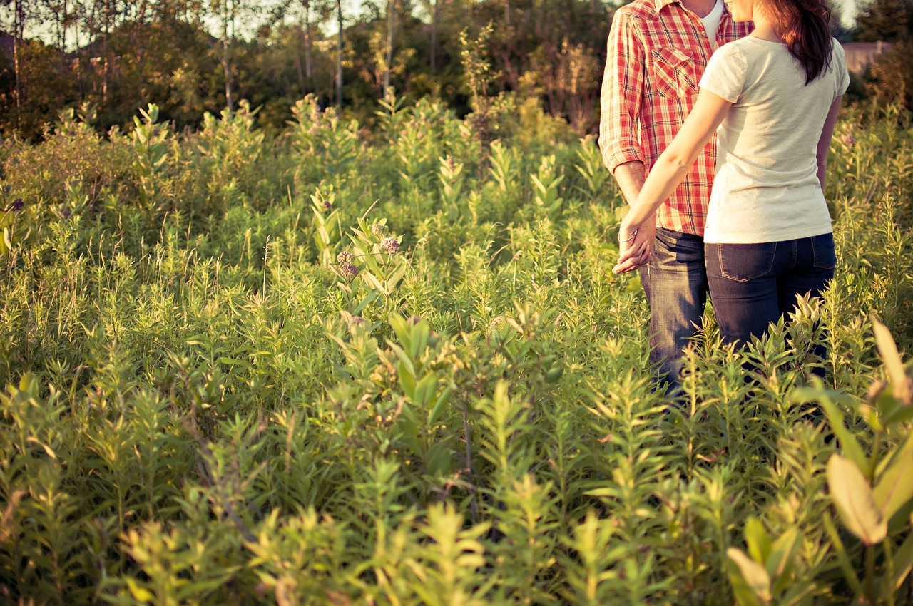 countryside couple engaged free photo