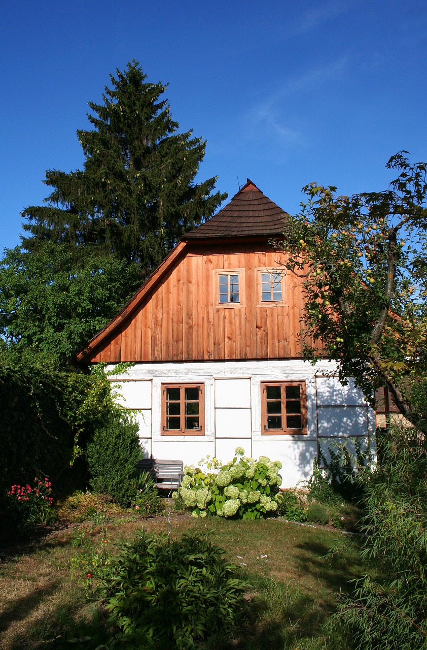 countryside  cottage  czechia free photo