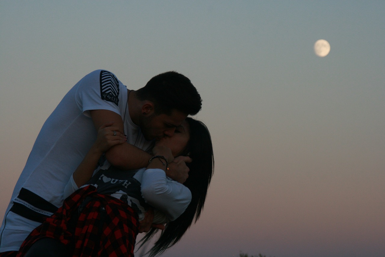 couple love kiss free photo