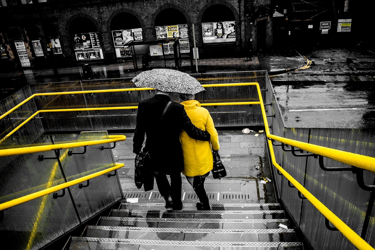 couple yellow manchester free photo