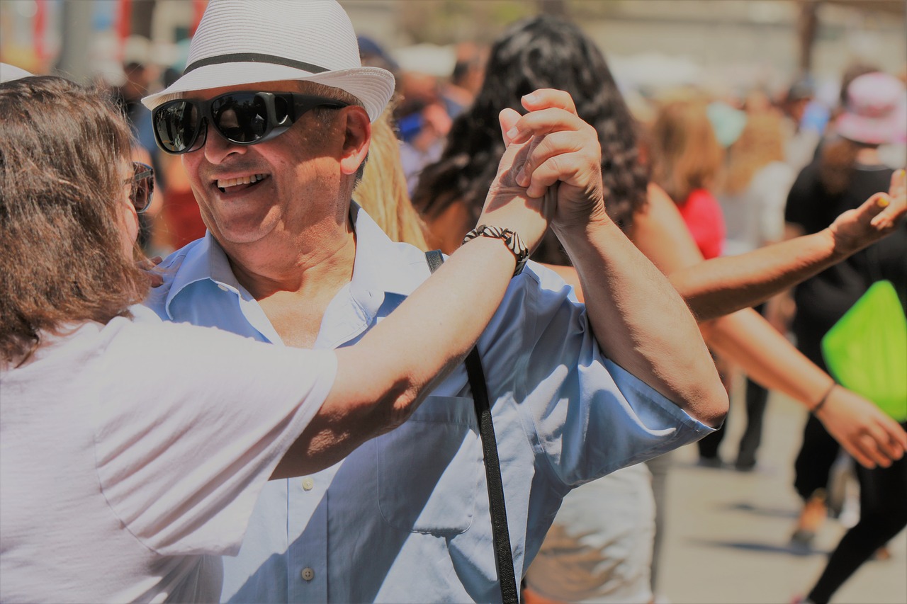 couple  dancing  street dancing free photo