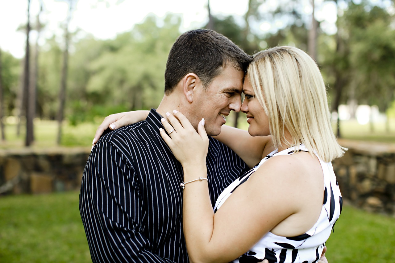 couple engage engagement free photo