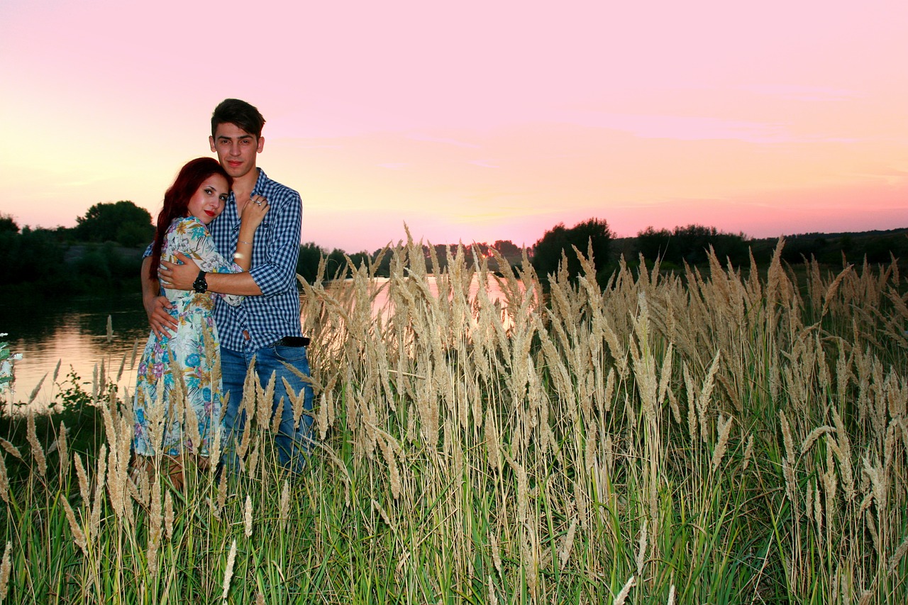 couple love sunset free photo