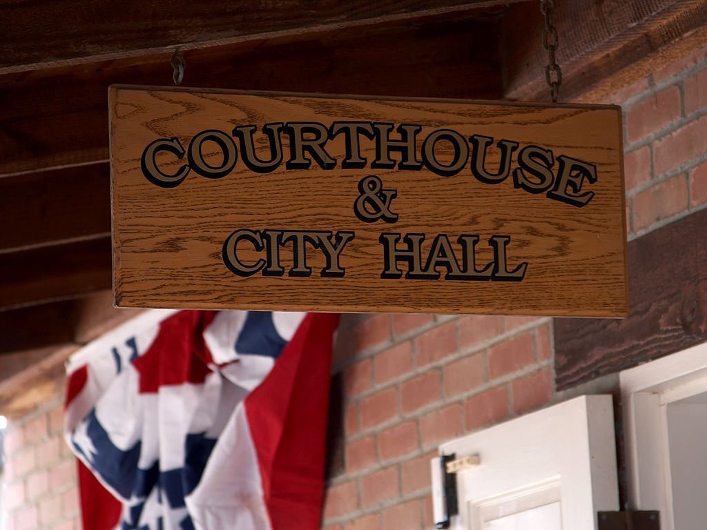 courthouse justice shield free photo