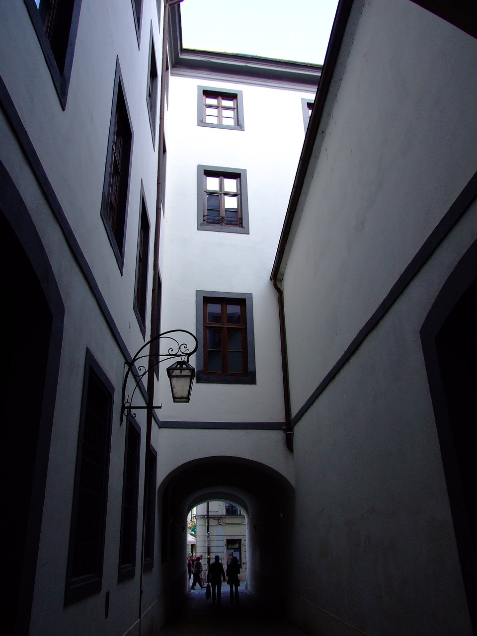 courtyard street architecture free photo