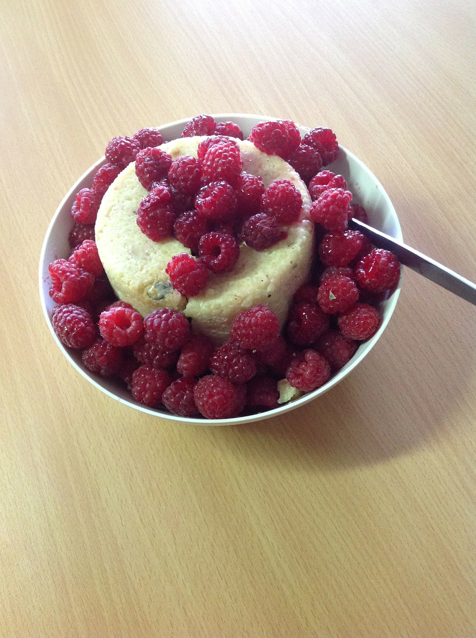 couscous with raspberries semolina porridge raspberries free photo