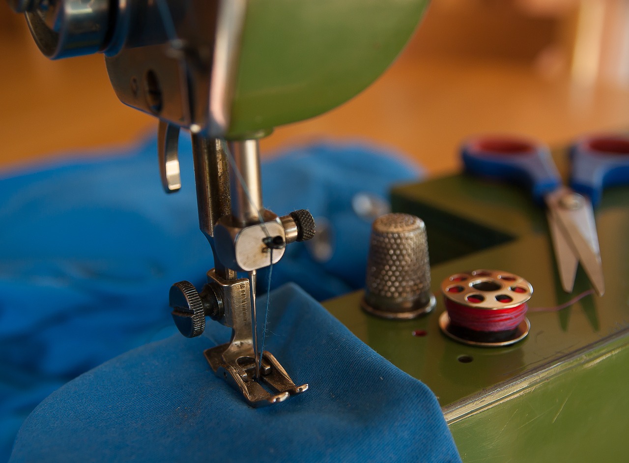 couture sewing machine thimble free photo