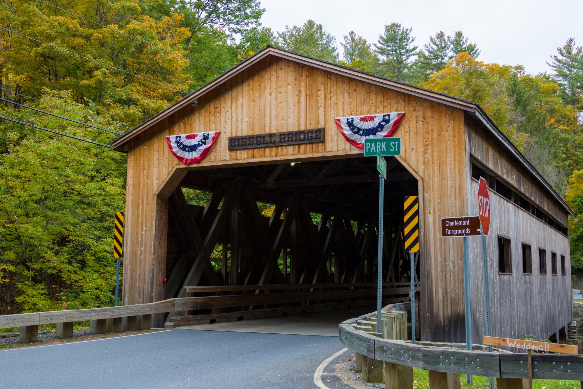 autumn bissel covered bridge free photo