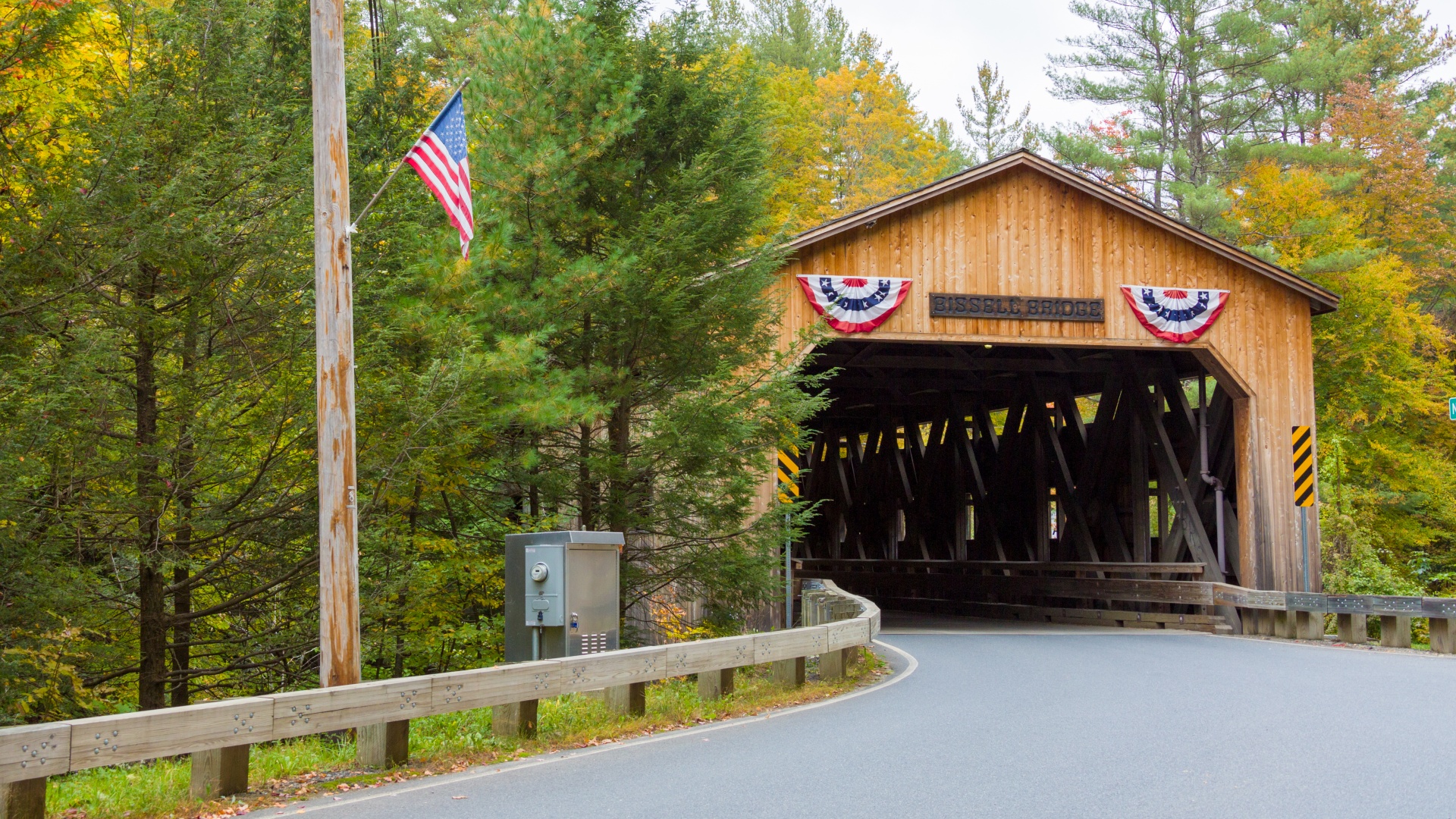 autumn bissel covered bridge free photo