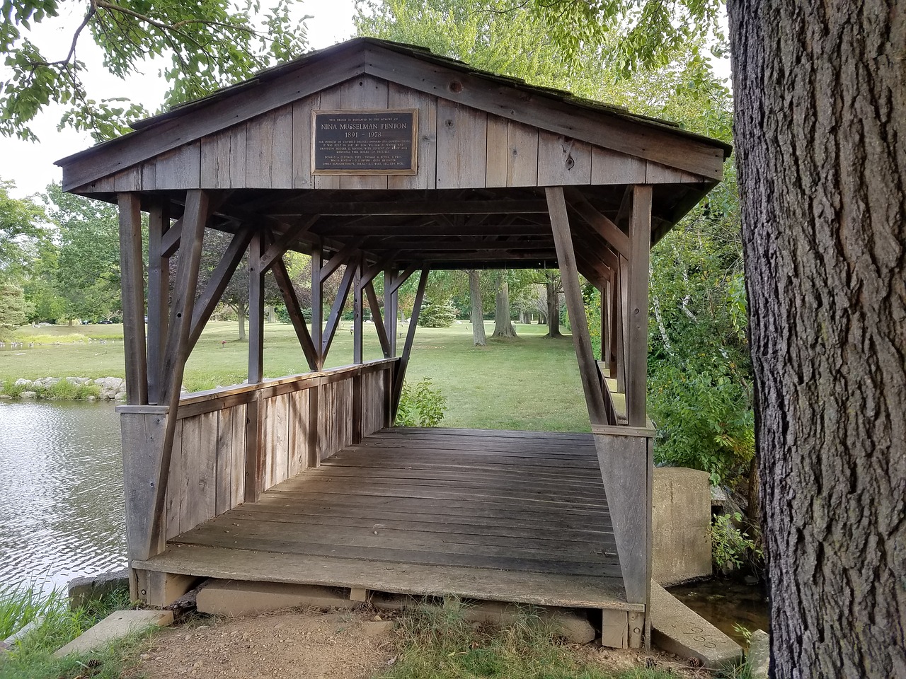 covered bridge lake ohio free photo