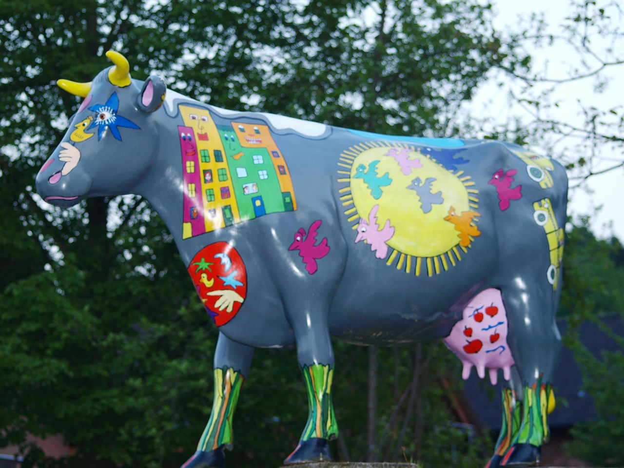 cow sculpture painted free photo