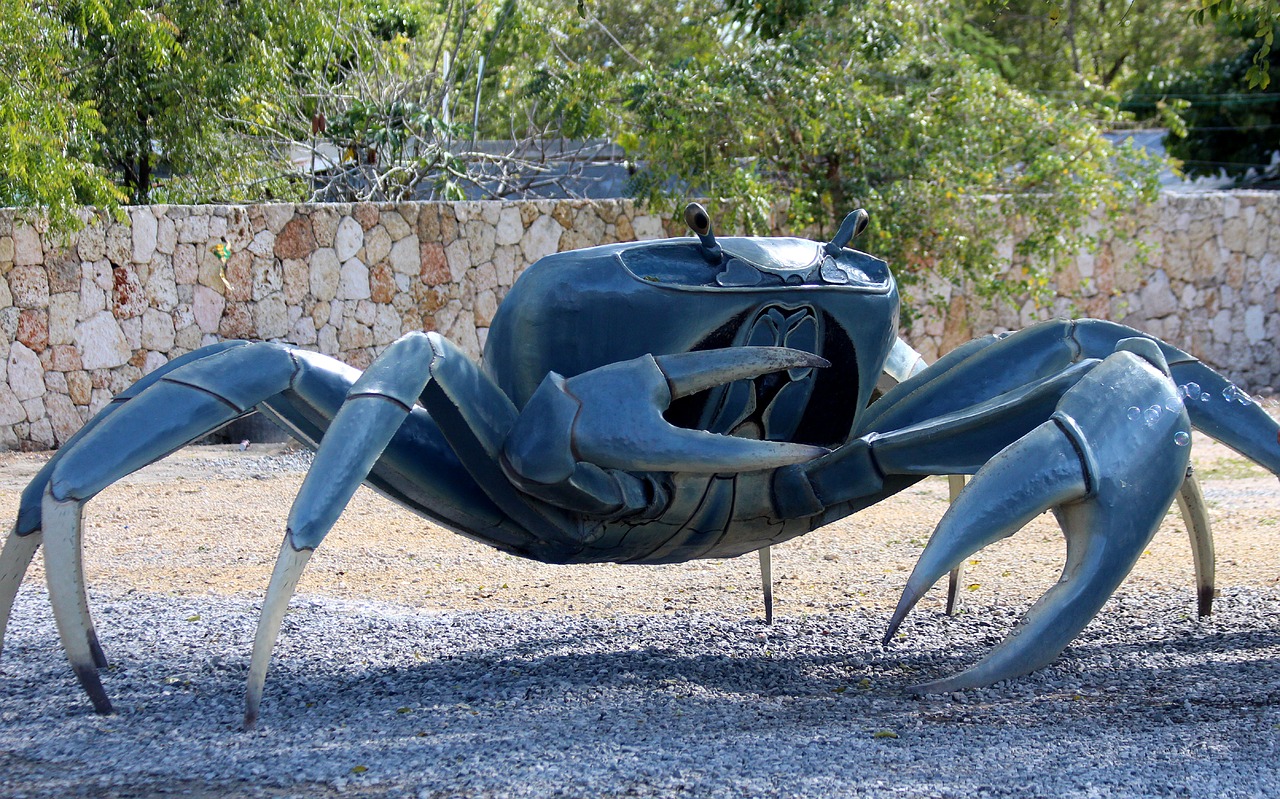 crab sculpture iron free photo