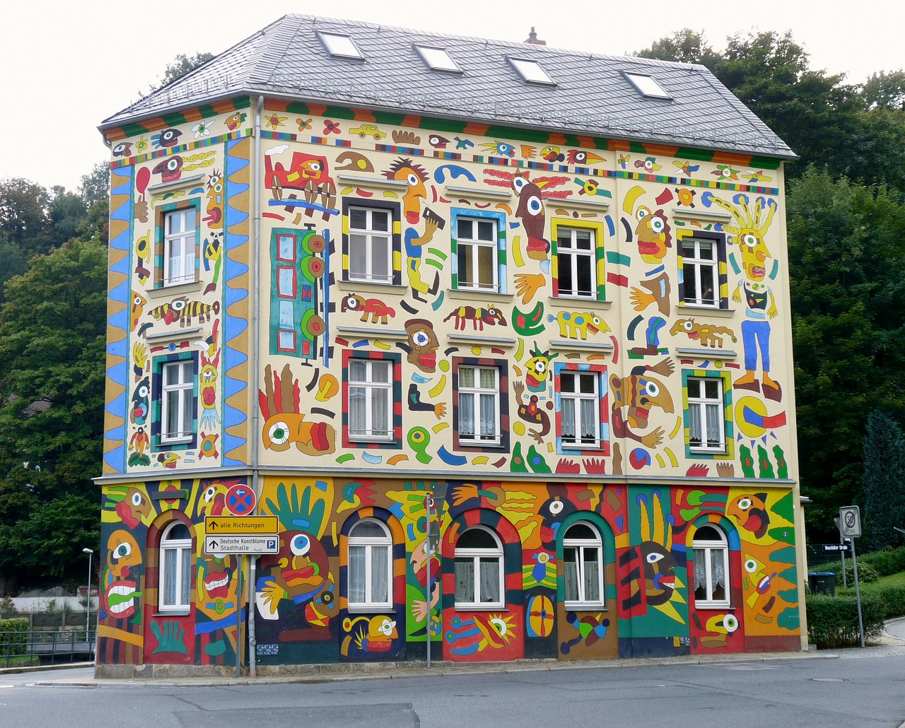 craffiti house fischer-art in sebnitz paint free photo